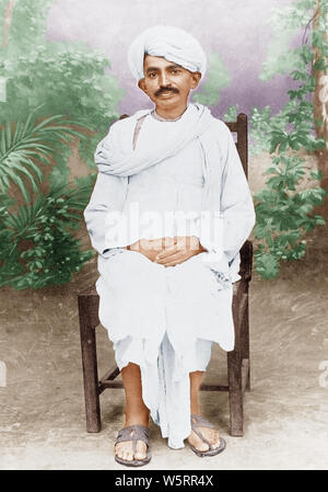 Mahatma Gandhi sitzt auf dem Stuhl India Asia 1915 alter Jahrgang 1900s Bild Stockfoto