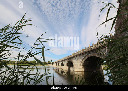 Ein Blick auf die Brücke Lugou, auch als die Marco Polo Brücke, in Peking, China, 31. Mai 2019 bekannt. Die Marco Polo Brücke, auch bekannt als Brücke Lugou i Stockfoto