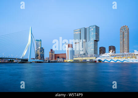 Skyline der Stadt Rotterdam in Rotterdam, Niederlande. Stockfoto