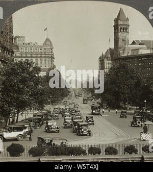 Pennsylvania Avenue aus dem Süden Schritte des Treasury Building, Washington, D.C. 1928. Stockfoto