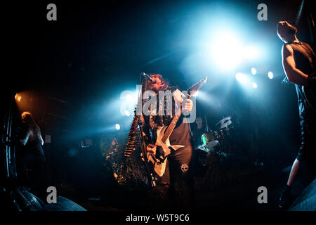 Oslo, Norwegen - 24.Juli 2019. Die amerikanische heavy metal band Soulfly führt live bei John Dee in Oslo. Hier Sänger und Gitarrist Max Cavalera ist live auf der Bühne gesehen. (Foto: Gonzales Foto - Terje Dokken). Stockfoto