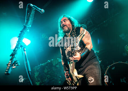 Oslo, Norwegen - 24.Juli 2019. Die amerikanische heavy metal band Soulfly führt live bei John Dee in Oslo. Hier Sänger und Gitarrist Max Cavalera ist live auf der Bühne gesehen. (Foto: Gonzales Foto - Terje Dokken). Stockfoto