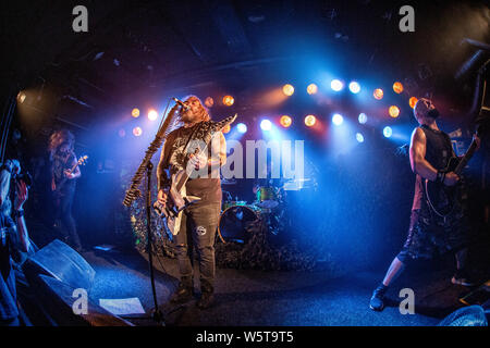 Oslo, Norwegen - 24.Juli 2019. Die amerikanische heavy metal band Soulfly führt live bei John Dee in Oslo. Hier Sänger und Gitarrist Max Cavalera ist live auf der Bühne gesehen. (Foto: Gonzales Foto - Terje Dokken). Stockfoto