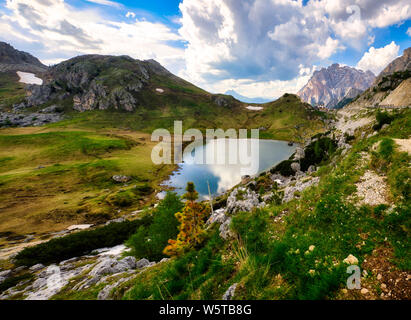 Lago di Valparola in Belluno (Dolomiten - Italien). Stockfoto