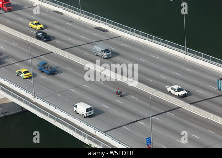 Blick auf die Überflüge vom Dach des Marina Bay Sands Singapore. Stockfoto