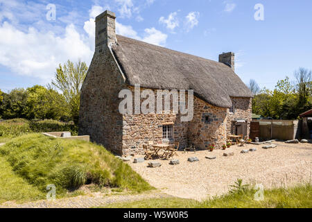 Typische Architektur der Insel-les-Caches alte Bauernhaus aus dem 15. Jahrhundert, Les Villets, Guernsey, Kanalinseln, Großbritannien Stockfoto