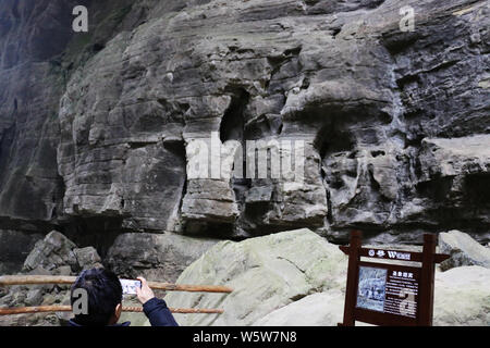 Landschaft der drei Natural Bridges National Geopark (Tian Keng San Qiao) in Xiannushan Stadt, Wulong County, Chongqing, China, 5. Dezember 2018. Thr Stockfoto