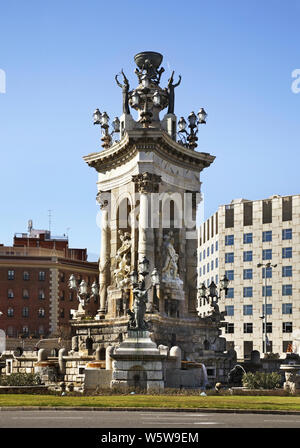 Brunnen auf dem Plaza de Espana (Spanien) in Barcelona. Spanien Stockfoto