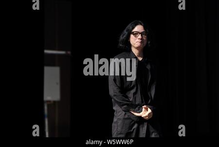 Japanische Regisseur Shunji Iwai besucht eine Premiere für seinen Film "Der letzte Brief" in Peking, China, 7. November 2018. Stockfoto