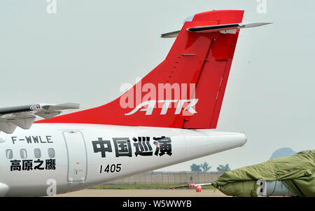 Eine ATR 42-600 der Turboprop Hersteller ATR nimmt Teil an einem Flug Probe in Vorbereitung für die 12. Internationale Luft- und Raumfahrt Ex Stockfoto