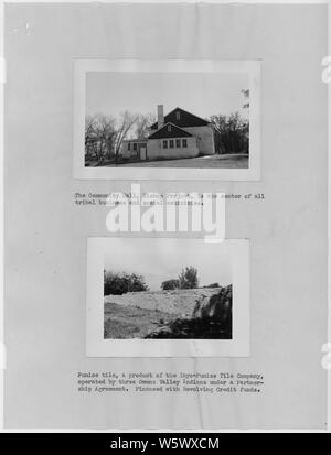 Fotos mit Text, Gebäude und Bau von Native Americans in Owens Valley, Kalifornien. Die Fotografien sind Teil eines Berichts über die Rehabilitation Project im Owens Valley. Stockfoto