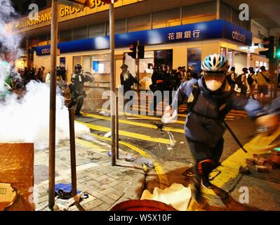 Hongkong, China - Juli 28., 2019. Gewalttätige Auseinandersetzungen Break out zwischen Demonstranten und der Polizei in Sheung Wan. Stockfoto