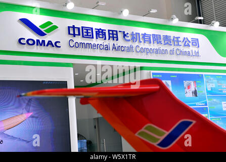 ---- Blick auf den Stand von Verkehrsflugzeugen Corporation of China (COMAC) während einer Expo in De Yang Stadt, Provinz Sichuan im Südwesten Chinas, 30 Se Stockfoto