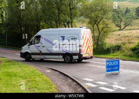 Tragen Schottland van auf einem 82 Straßensperrung in der Nähe von Tarbet durch Verkehrsunfall, Tarbet, Argyll und Bute, Schottland, Großbritannien Stockfoto