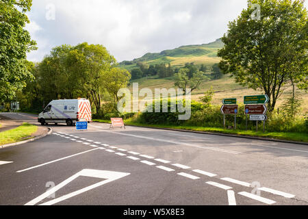 Tragen Schottland van auf einem 82 Straßensperrung in der Nähe von Tarbet durch Verkehrsunfall, Tarbet, Argyll und Bute, Schottland, Großbritannien Stockfoto