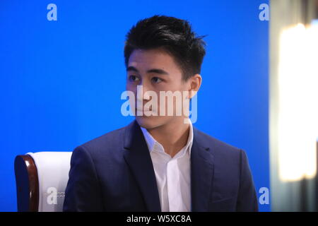 Mario Ho Yau Kwan, Sohn von Macau casino Tycoon Stanley Ho und als Präsident von Macau Electronic Sports Association, besucht eine Sub-Forum 'Cros Stockfoto