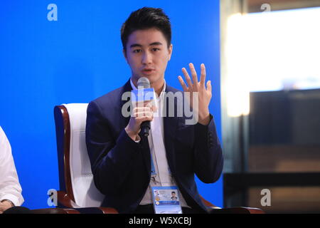 Mario Ho Yau Kwan, Sohn von Macau casino Tycoon Stanley Ho und als Präsident von Macau Electronic Sports Association, besucht eine Sub-Forum 'Cros Stockfoto