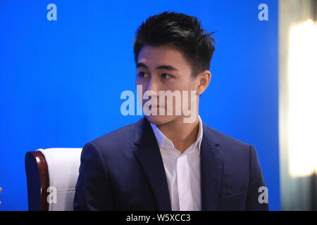 Mario Ho Yau Kwan, Sohn von Macau casino Tycoon Stanley Ho und als Präsident von Macau Electronic Sports Association, besucht eine Sub-Forum 'Cros Stockfoto