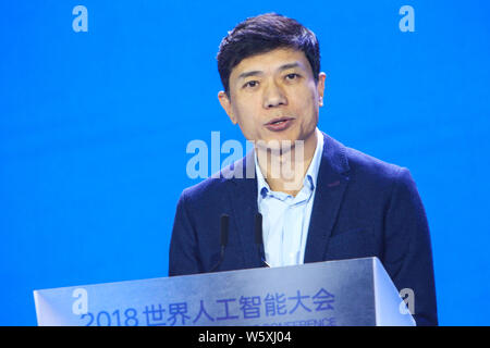 ---- Robin Li Yanhong, Vorsitzender und CEO von Baidu Inc., liefert eine Rede während der 2018 Welt der künstlichen Intelligenz Konferenz (WAIC) in Shangha Stockfoto