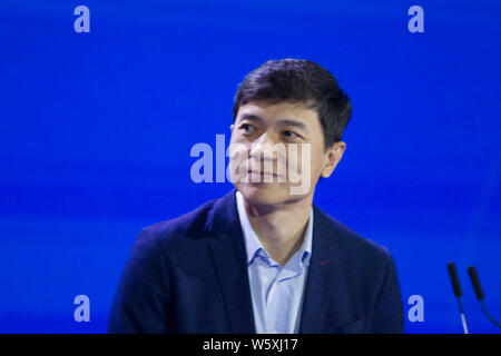 ---- Robin Li Yanhong, Vorsitzender und CEO von Baidu Inc., liefert eine Rede während der 2018 Welt der künstlichen Intelligenz Konferenz (WAIC) in Shangha Stockfoto