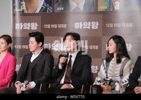 (Von links) Koreanische Schauspielerin Kim So-jin, Schauspieler Jo Jung-suk, Song Kang-ho, und Schauspielerin Bae Doona eine Pressekonferenz für neuen Film 'Drug Kin teilnehmen Stockfoto