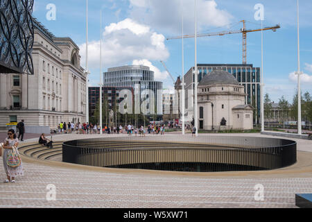 Kontrastierende Gebäude Baskerville Haus, Halle der Erinnerung und die Bibliothek von Birmingham im Centenary Square im Zentrum von Birmingham Stockfoto