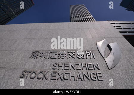 ---- Blick von der Shenzhen Stock Exchange in Shenzhen, der südchinesischen Provinz Guangdong, 28. April 2018. Die Shenzhen Stock Exchange hat broug Stockfoto