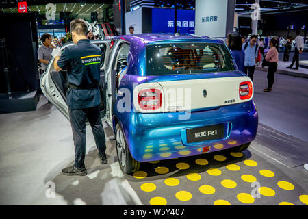Eine ORA R1 elektrische Konzept Auto von Great Wall Motor ist auf dem Display während der 16 China (Guangzhou) Internationale Automobil Ausstellung, auch bekannt als Stockfoto