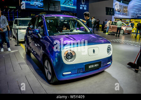 Eine ORA R1 elektrische Konzept Auto von Great Wall Motor ist auf dem Display während der 16 China (Guangzhou) Internationale Automobil Ausstellung, auch bekannt als Stockfoto