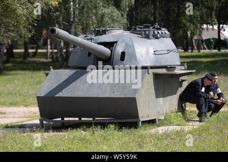 Region Moskau, Russland. 30. Juli 2019 ein Ziel für Tank Brand im militärischen Bereich' Alabino" während der Internationalen Wettbewerb 'Tank biathlon-2019", Moskau, Russland Stockfoto