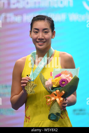 Michelle Li von Kanada besucht die Siegerehrung nach dem Finale der Damen Einzel gegen Han Yue aus China während der HSBC BWF World Tour Maca Stockfoto