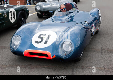 Nahaufnahme eines 1958, Lotus XI Le Mans, wartet in der Nationalen Paddock, für den Start von Stirling Moss Trophäe für Pre' 61 Rennen Sportwagen Stockfoto