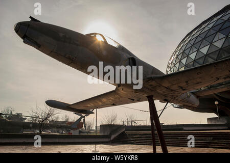 Serbien, 27. Januar 2018: Die jugoslawischen J-21 Jastreb (Hawk) Jet Fighter (hergestellt: 1968 bis 1977) Vor der Belgrad Aviation Museum ausgesetzt Stockfoto