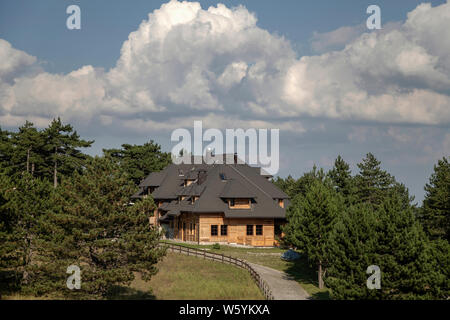 Berg Tara, Serbien - Holzhaus log Stockfoto