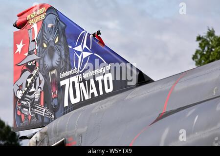 Turkish Air Force McDonnell Douglas F-4 Phantom mit einer speziellen Lackierung Feiern zum 70. Jahrestag der NATO Stockfoto