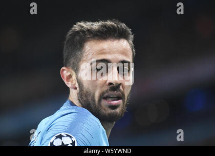 MANCHESTER, England - September 19, 2018: Bernardo Silva der Stadt dargestellt, die während der UEFA Champions League 2018/19 Gruppe F Spiel zwischen Manchester City (England) und Olympique Lyonnais (Frankreich) bei Etihad Stadium. Stockfoto