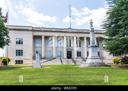 RUTHERFORD, NC, USA-27 Juli 19: Historische (1925/26) Gericht, ein 2-stöckiges Gebäude im Stil der Renaissance Revival, auf der Main St. eingestellt Stockfoto