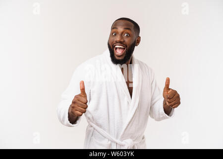 Portrait von Happy afroamerican gut aussehender bärtiger Mann Lachen und zeigen "Daumen hoch" Geste Stockfoto