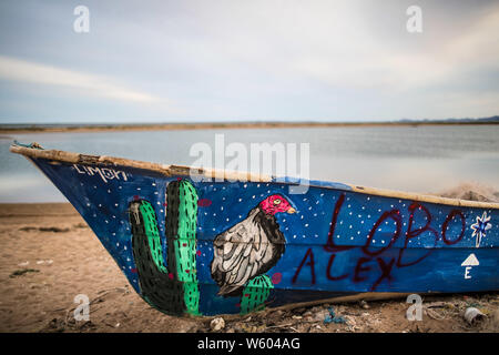 Botes de Pesca y Panga en la playa de Punta Chueca, Sonora, Mexiko. Comunidad: Pueblo Concaac o Seri ubicado entre el Desierto y la Isla del Tiburón en El Golfo de California. (Foto: Luis Gutierrez/NortePhoto.com) pclaves: Stockfoto