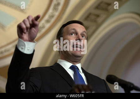 Washington DC, USA. 30. Juli 2019. United States Senator Chris Murphy (Demokrat von Connecticut) spricht auf einer Pressekonferenz im Anschluss an die wöchentliche Politik Mittagessen auf dem Capitol Hill in Washington, DC, USA am 30. Juli 2019. Credit: Stefani Reynolds/CNP/ZUMA Draht/Alamy leben Nachrichten Stockfoto