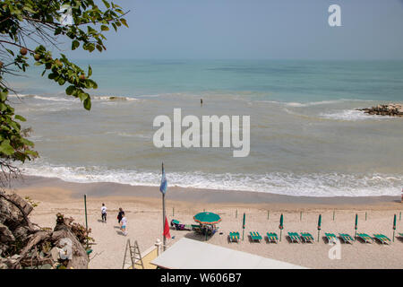 Landschaft von Urbani Strand von Sirolo, Riviera del Conero, Marken, Italien Stockfoto