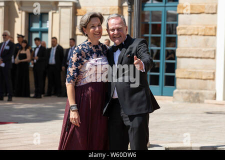 Wolfgang Heubisch mit Kristina Kalb bei der Eröffnung der Richard-Wagner-Festspiele 2019 mit der Premiere der Oper "Tannhäuser" im Bayreuther Festspie Stockfoto