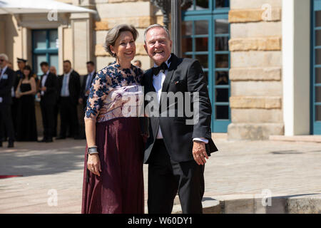 Wolfgang Heubisch mit Kristina Kalb bei der Eröffnung der Richard-Wagner-Festspiele 2019 mit der Premiere der Oper "Tannhäuser" im Bayreuther Festspie Stockfoto