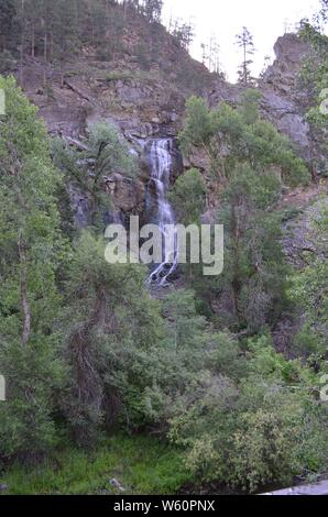 Später Frühling in South Dakota: Bridal Veil Falls in Spearfish Canyon Stockfoto