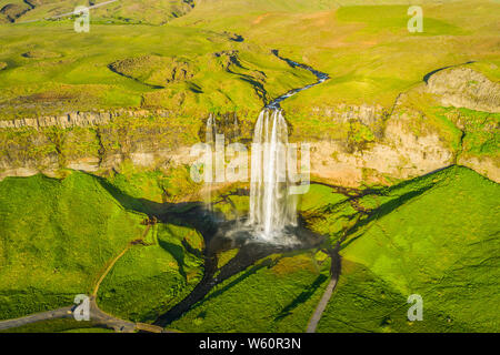 Der Wasserfall Seljalandsfoss im Süden Islands. Stockfoto