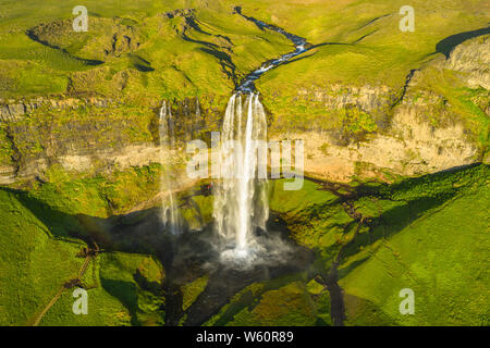 Der Wasserfall Seljalandsfoss im Süden Islands. Stockfoto