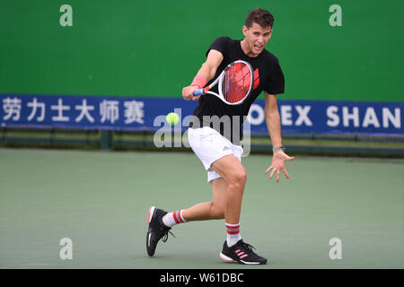 Austrian Tennis star Dominic Thiem nimmt Teil an einem Training in Vorbereitung auf die Rolex Shanghai Masters Tennis Turnier 2018 in Shanghai. Stockfoto