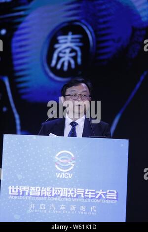 Wang Chuanfu, Gründer, Vorsitzender und CEO von chinesischen Autos Hersteller BYD Co. Ltd, spricht während der ganzen Welt intelligente, vernetzte Fahrzeuge Confere Stockfoto