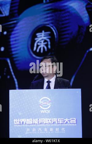 Wang Chuanfu, Gründer, Vorsitzender und CEO von chinesischen Autos Hersteller BYD Co. Ltd, spricht während der ganzen Welt intelligente, vernetzte Fahrzeuge Confere Stockfoto