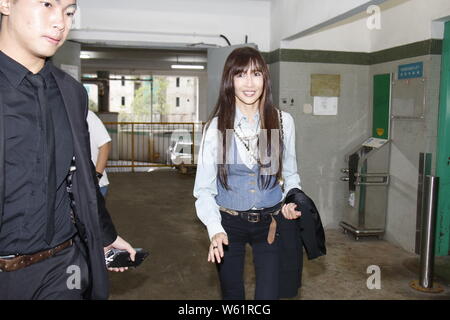 Japanische Sängerin Shizuka Kudo kommt an der Hong Kong International Flughafen in Hongkong, China, 15. Oktober 2018. Stockfoto